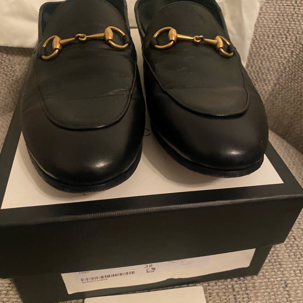 Gucci Black Leather Loafers with Gold Horsebit folds in the back also - Picture 3 of 16